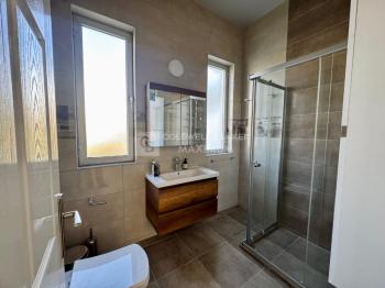 KKTC Girne Esentepe Bölgesinde Full Eşyalı Satılık Havuzlu 3+1 Villa