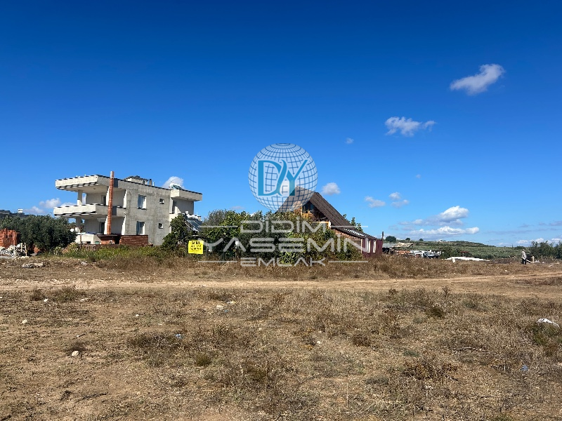 SADECE ARSA FİYATINA,EVİNİZ HAZIR DENİZE 800M MESAFEDE !!