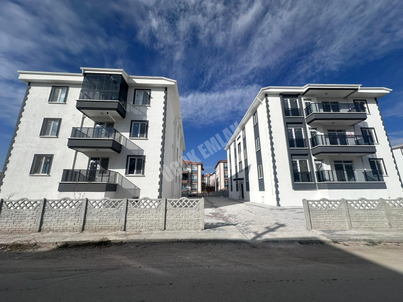 AFYON ÜÇOK EMLAKTAN FATİH MAH SATILIK SIFIR LÜX 3+1 DAİRELER