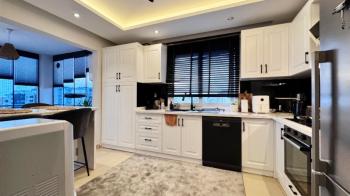 Elmas’tan 75.Yıl Mh’de Deniz Manzaralı Cepheleri Açık Ferah 3+1