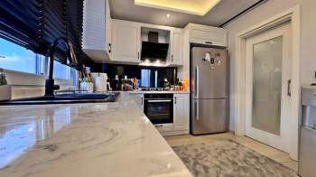 Elmas’tan 75.Yıl Mh’de Deniz Manzaralı Cepheleri Açık Ferah 3+1