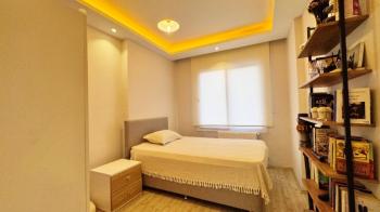 Elmas’tan 75.Yıl Mh’de Deniz Manzaralı Cepheleri Açık Ferah 3+1