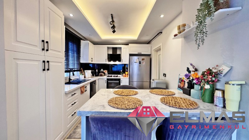 Elmas’tan 75.Yıl Mh’de Deniz Manzaralı Cepheleri Açık Ferah  3+1