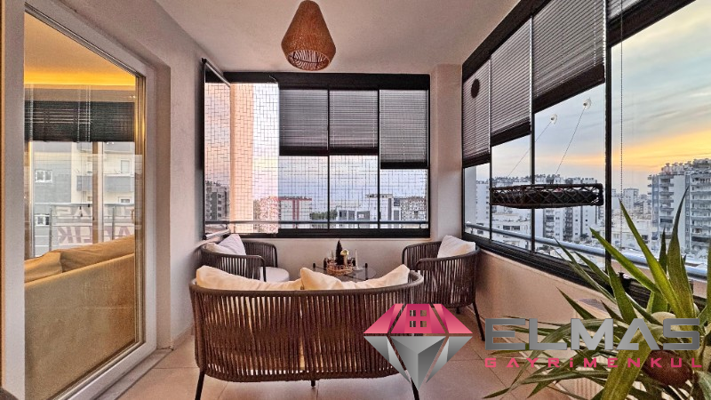 Elmas’tan 75.Yıl Mh’de Deniz Manzaralı Cepheleri Açık Ferah  3+1