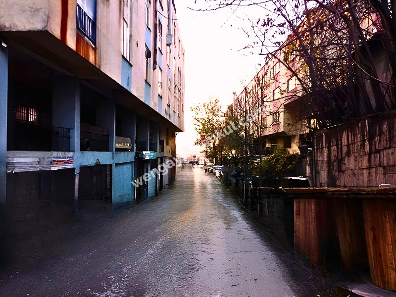 İŞKENT D Blok Sanayi Sitesinde Satılık İmalathane 