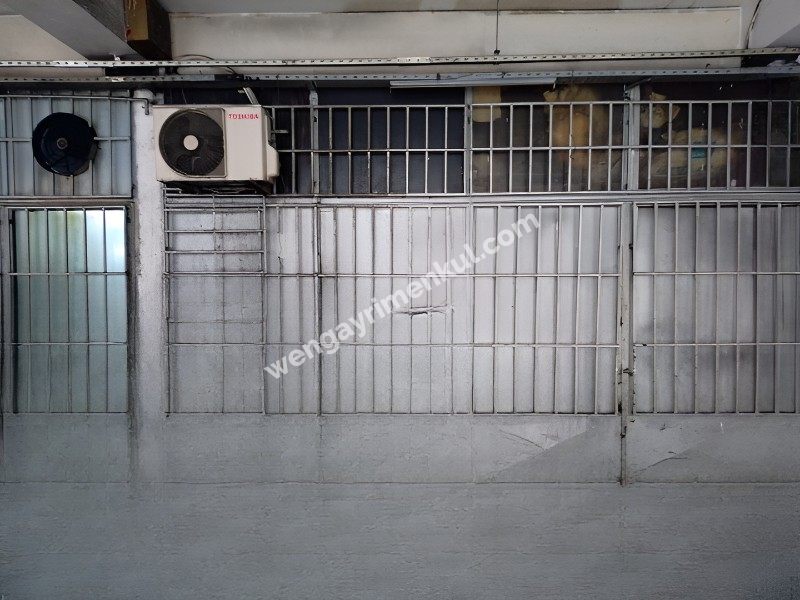 İŞKENT D Blok Sanayi Sitesinde Satılık İmalathane 