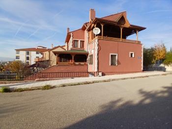 GÜVENAY - ÇORUM BİNEVLERDE PINAR KOLEJİ CİVARI 8+1 SATILIK VİLLA