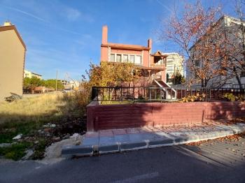 GÜVENAY - ÇORUM BİNEVLERDE PINAR KOLEJİ CİVARI 8+1 SATILIK VİLLA