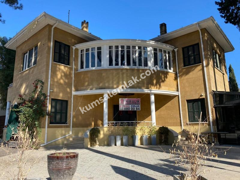 Lefkoşa Merkez'de Köşlüçiflik Bölgesin'de Restorant ve Cafe Olarak Çalıştırılmaya Hazır Mekan