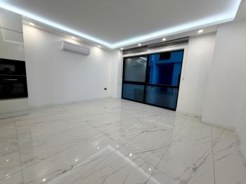 Kıbrıs Girne Karakum Akacan Cruise Sitesinde Satılık Havuz Manzaralı 2+1 Daire