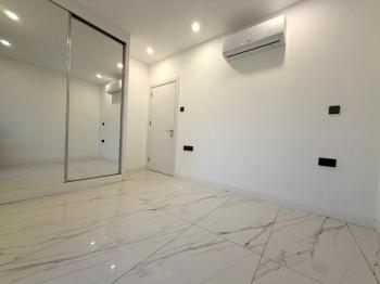 Kıbrıs Girne Karakum Akacan Cruise Sitesinde Satılık Havuz Manzaralı 2+1 Daire