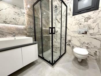 Kıbrıs Girne Karakum Akacan Cruise Sitesinde Satılık Havuz Manzaralı 2+1 Daire