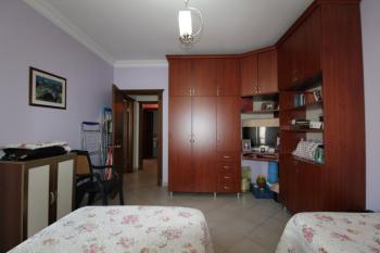 ASLAN'DAN MERKEZİ KONUMDA 4 CEPHELİ, 280 M2, ORJİNAL 4+1 DAİRE