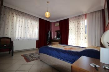 ASLAN'DAN MERKEZİ KONUMDA 4 CEPHELİ, 280 M2, ORJİNAL 4+1 DAİRE