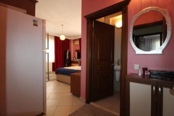 ASLAN'DAN MERKEZİ KONUMDA 4 CEPHELİ, 280 M2, ORJİNAL 4+1 DAİRE