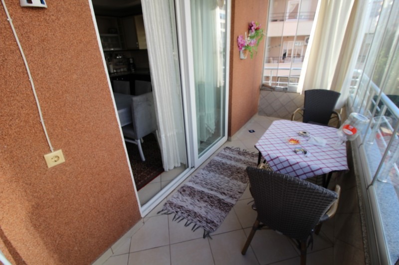 ASLAN'DAN MERKEZİ KONUMDA 4 CEPHELİ, 280 M2, ORJİNAL 4+1 DAİRE