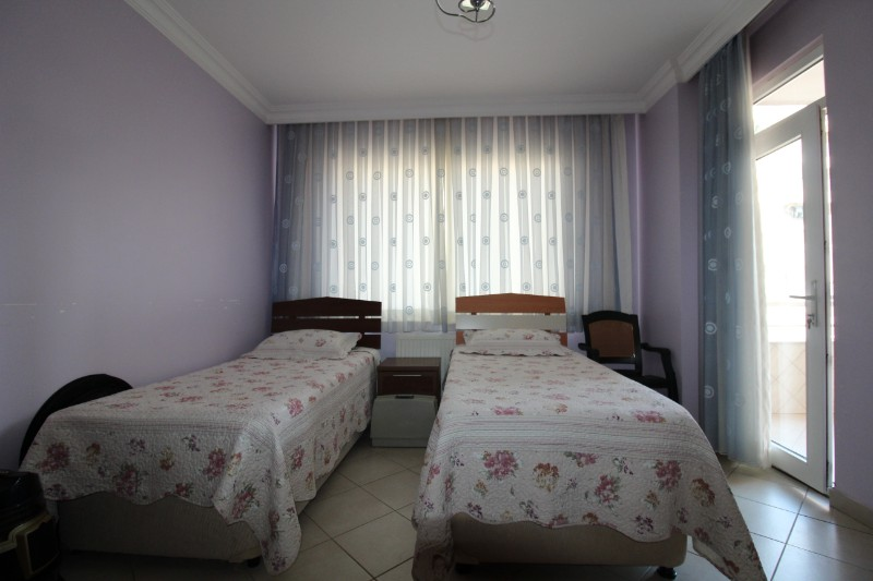 ASLAN'DAN MERKEZİ KONUMDA 4 CEPHELİ, 280 M2, ORJİNAL 4+1 DAİRE