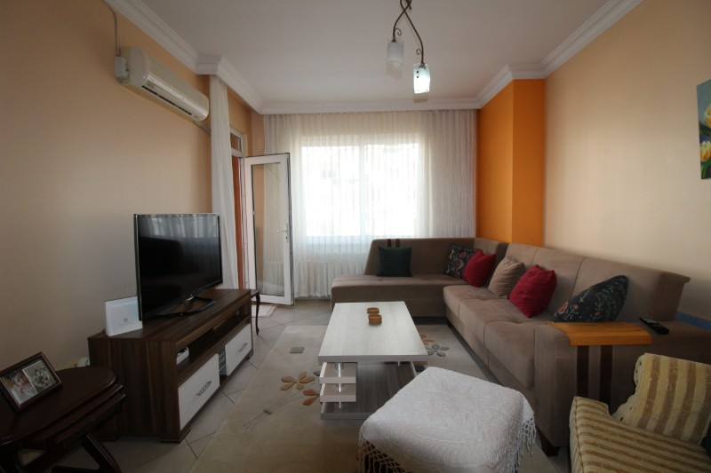 ASLAN'DAN MERKEZİ KONUMDA 4 CEPHELİ, 280 M2, ORJİNAL 4+1 DAİRE