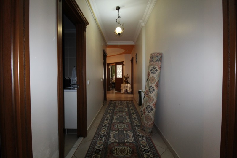 ASLAN'DAN MERKEZİ KONUMDA 4 CEPHELİ, 280 M2, ORJİNAL 4+1 DAİRE