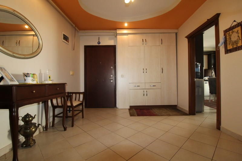 ASLAN'DAN MERKEZİ KONUMDA 4 CEPHELİ, 280 M2, ORJİNAL 4+1 DAİRE