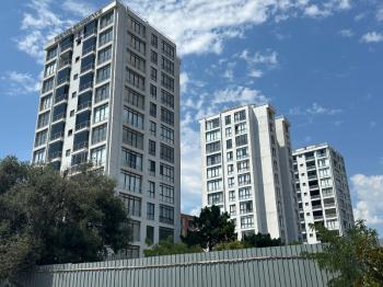 KARTAL PETROLİŞ’TE SIFIR, LÜKS 3+1 – EBEVEYN BANYOLU, KAPALI OTOPARKLI, HAVUZLU SİTEDE