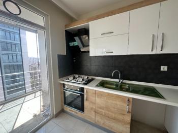 KARTAL PETROLİŞ’TE SIFIR, LÜKS 3+1 – EBEVEYN BANYOLU, KAPALI OTOPARKLI, HAVUZLU SİTEDE