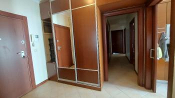 FİNANS MERKEZİNE YAKIN GÜVENLİKLİ SİTEDE ARA KAT 