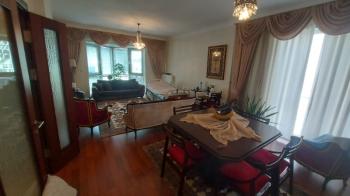 FİNANS MERKEZİNE YAKIN GÜVENLİKLİ SİTEDE ARA KAT 