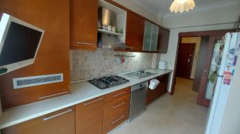 FİNANS MERKEZİNE YAKIN GÜVENLİKLİ SİTEDE ARA KAT 