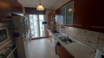 FİNANS MERKEZİNE YAKIN GÜVENLİKLİ SİTEDE ARA KAT 