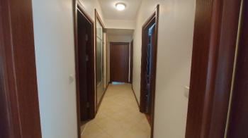 FİNANS MERKEZİNE YAKIN GÜVENLİKLİ SİTEDE ARA KAT 