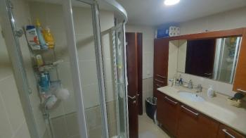 FİNANS MERKEZİNE YAKIN GÜVENLİKLİ SİTEDE ARA KAT 