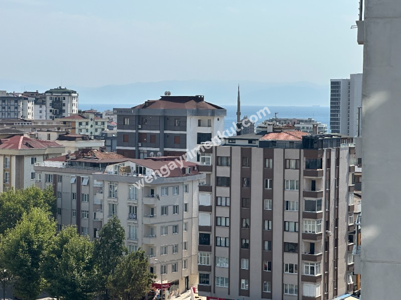 KARTAL PETROLİŞ’TE SIFIR, LÜKS 3+1 – EBEVEYN BANYOLU, KAPALI OTOPARKLI, HAVUZLU SİTEDE