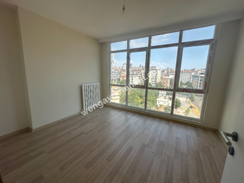 KARTAL PETROLİŞ’TE SIFIR, LÜKS 3+1 – EBEVEYN BANYOLU, KAPALI OTOPARKLI, HAVUZLU SİTEDE