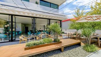 KKTC Lefke Gemikonağı'ndan Denize Sıfır Muhteşem Manzaralı Satılık Ultra Lüks Eşyalı 1+1 Daireler