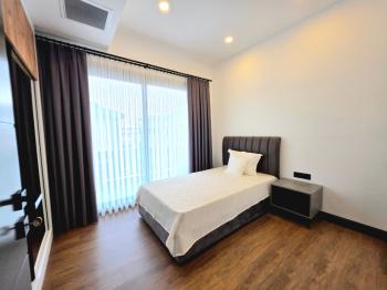 KKTC Girne Alsancak'ta Milli Park Üstü Site İçerisinde Taşınmaya Hazır Satılık 4+1 Lüks Villalar