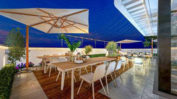 KKTC Lefke Gemikonağı'ndan Ana Cadde Üzerinde Binada Denize Cephe Satılık Lüks Bahçeli Dükkan