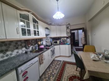 Eski rektörlük civarı 3+1  satılık kombili daire