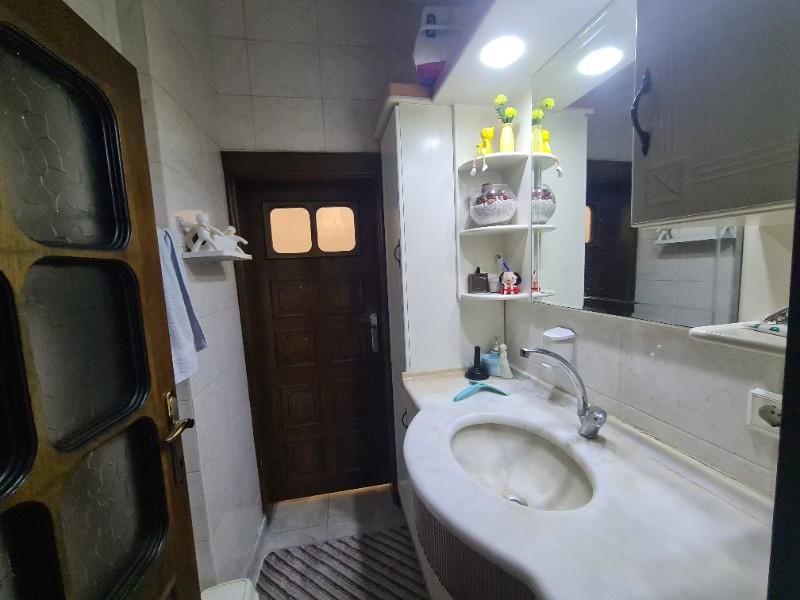 Eski rektörlük civarı 3+1  satılık kombili   daire