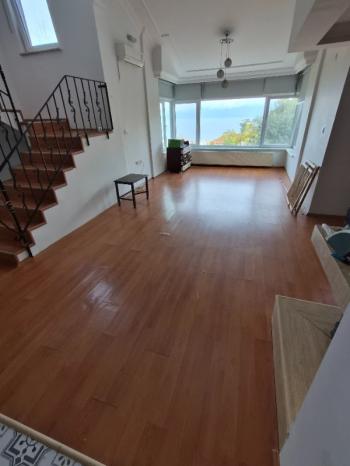Mudanyada Deniz Manzaralı Triplex Villa