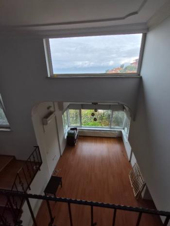 Mudanyada Deniz Manzaralı Triplex Villa