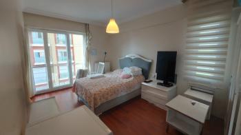 FİNANS MERKEZİNE YAKIN GÜVENLİKLİ SİTEDE ARA KAT 