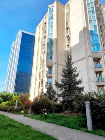 FİNANS MERKEZİNE YAKIN GÜVENLİKLİ SİTEDE ARA KAT 