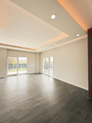 BEYLİKDÜZÜ GÜRPINAR DA 6+2 SATILIK HAVUZLU VİLLA