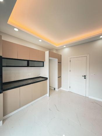 BEYLİKDÜZÜ GÜRPINAR DA 6+2 SATILIK HAVUZLU VİLLA