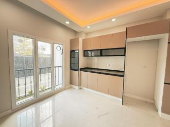 BEYLİKDÜZÜ GÜRPINAR DA 6+2 SATILIK HAVUZLU VİLLA