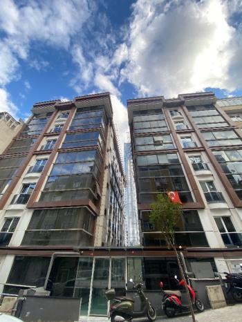 ŞiŞLi HALİDE EDİP ADIVARDA TUNNEL PLAZADA 2+1 SATILIK DAİRE