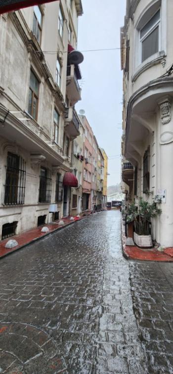 BEYOĞLU ÇATMA MESCİT MAHALLESİNDE SATILIK KOMPLE BİNA