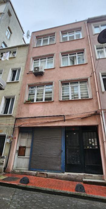BEYOĞLU ÇATMA MESCİT MAHALLESİNDE SATILIK KOMPLE BİNA