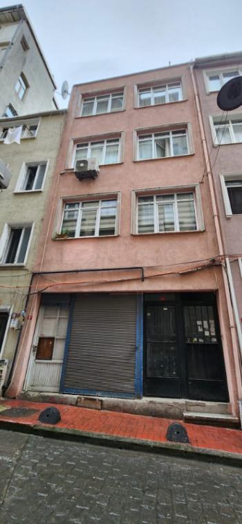 BEYOĞLU ÇATMA MESCİT MAHALLESİNDE SATILIK KOMPLE BİNA